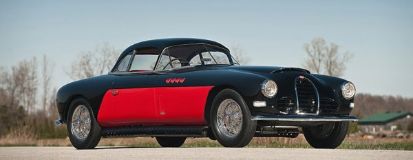 Дори с милиони долари на разположение и набито око за най-новите търгове, малко колекционери някога ще имат привилегията да притежават класическо Bugatti едно към едно. Но точно това успя да направи Никълъс Кейдж, след като си купи Type 101 Coupe от Van Antem някъде през 90-те години. Първоначално пуснато от каросерията Antem през 1954 г., шаси 101504 е едно от само шестте Type 101, правени някога. И единственото с каросерия на Van Antem. Смята се, че първо е бил собственост на Рене Болоре, бизнесмен, който се е оженил за втората съпруга на основателя на марката Еторе Бугати.

До 1959 г. той си проправя път до САЩ, където преминава през няколко собственика. Преди да попадне в колекцията на Бил Хара, известен ценител, който има над 1500 коли. Баровецът умира през 1978 г., след това колата минава през още двама собственици, за да отиде при  Кейдж. В характерен стил актьрът я държи кратко до 2003 г.